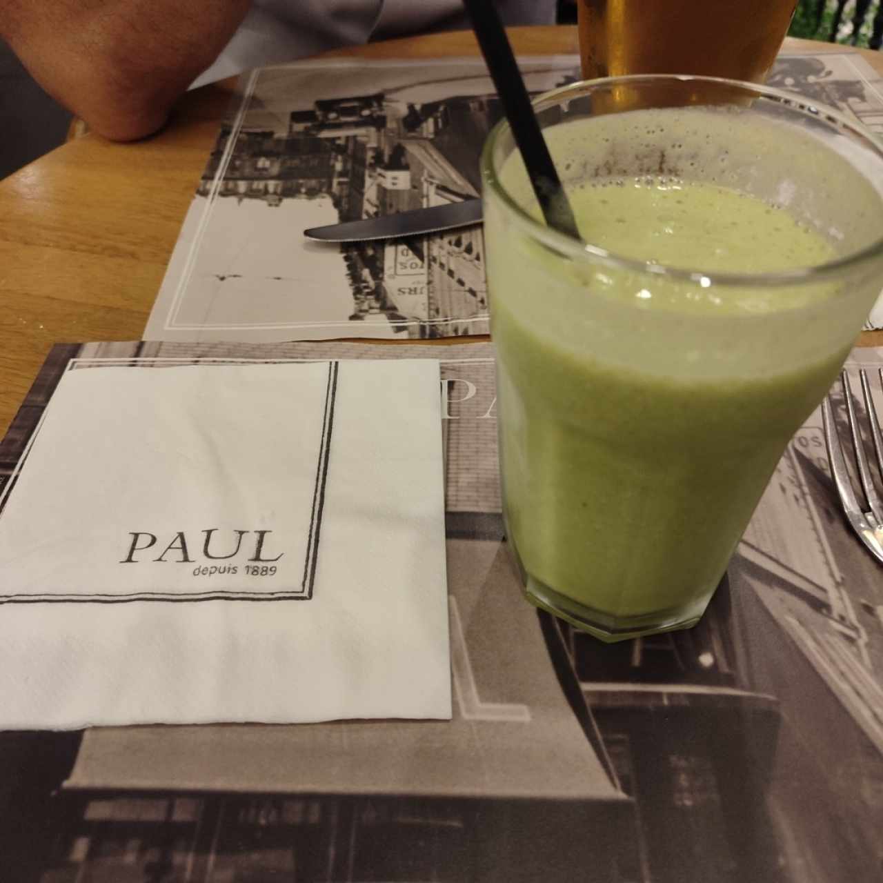 jugo de hierba buena y piña
