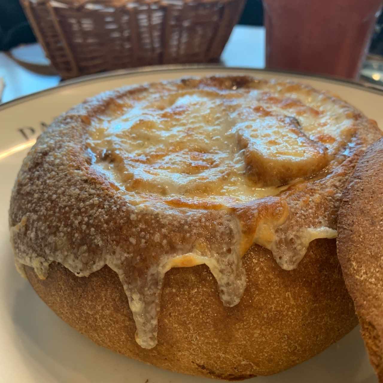 Sopa de cebolla gratinada. 