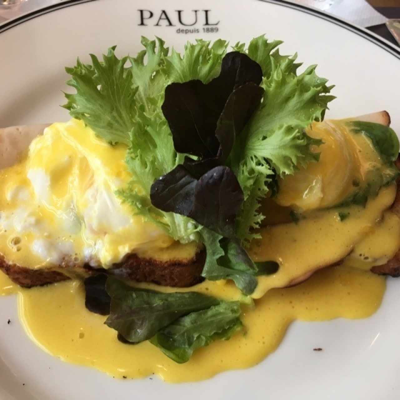 Huevos benedictinos