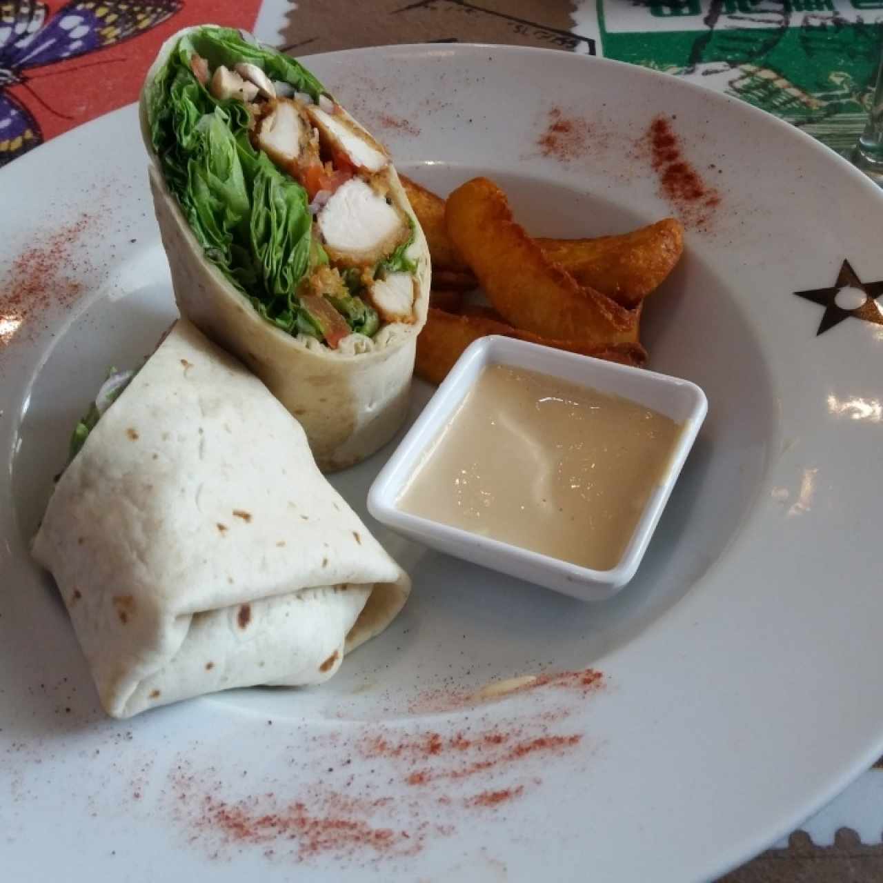 Wrap de Pollo Thai con Papas Wedge