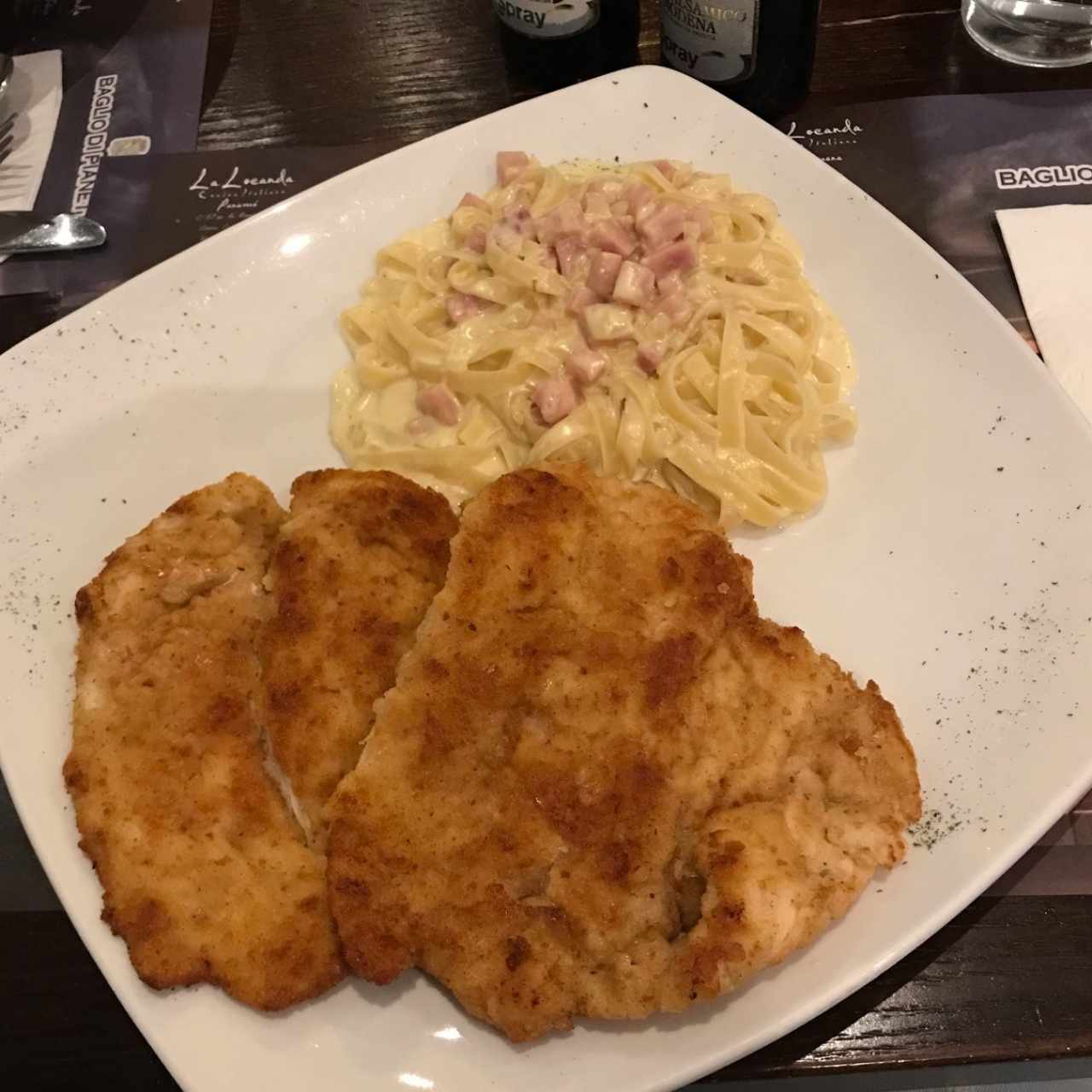 Milanesa con Fettuccini Alfredo 