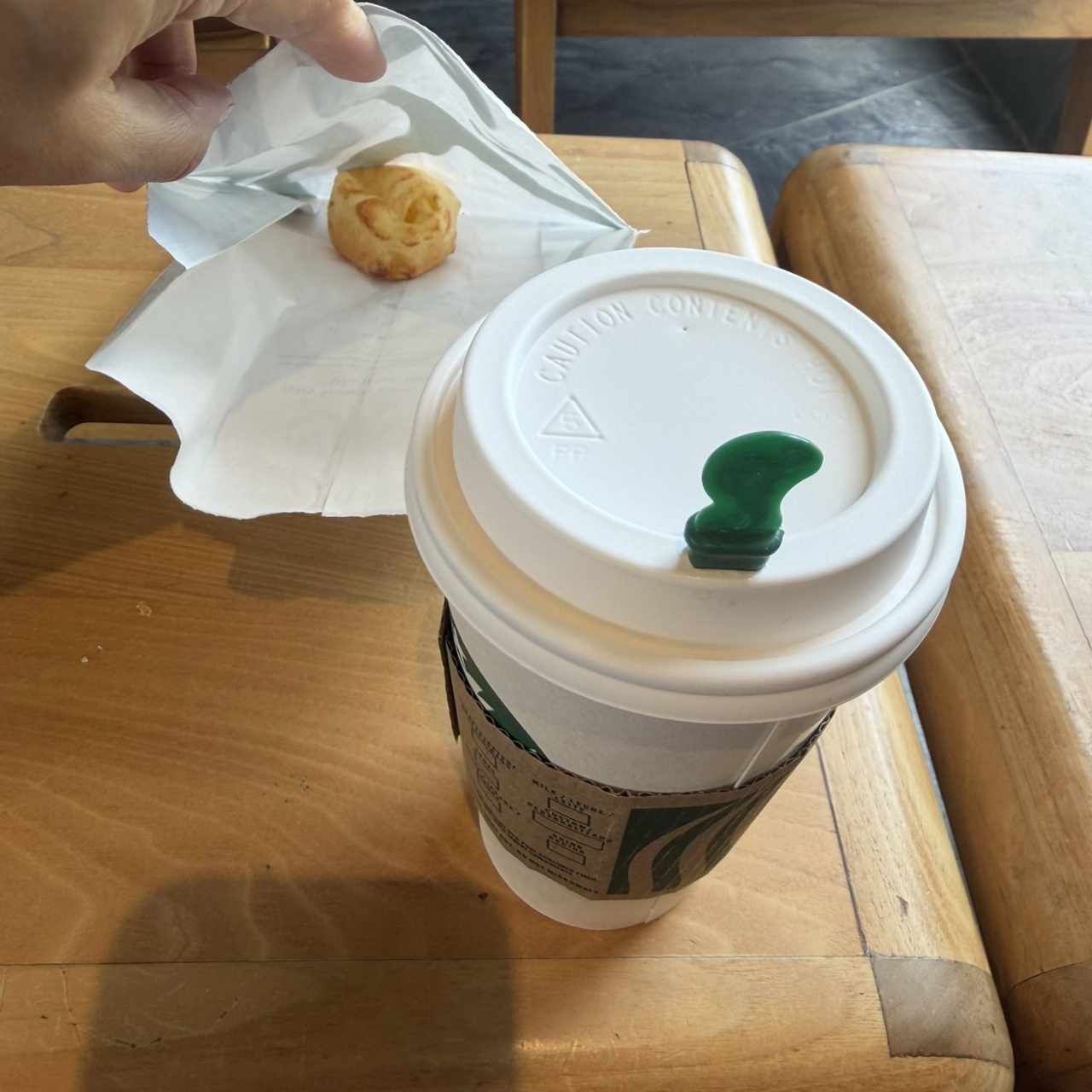 Caramel Macchiato y pan de queso