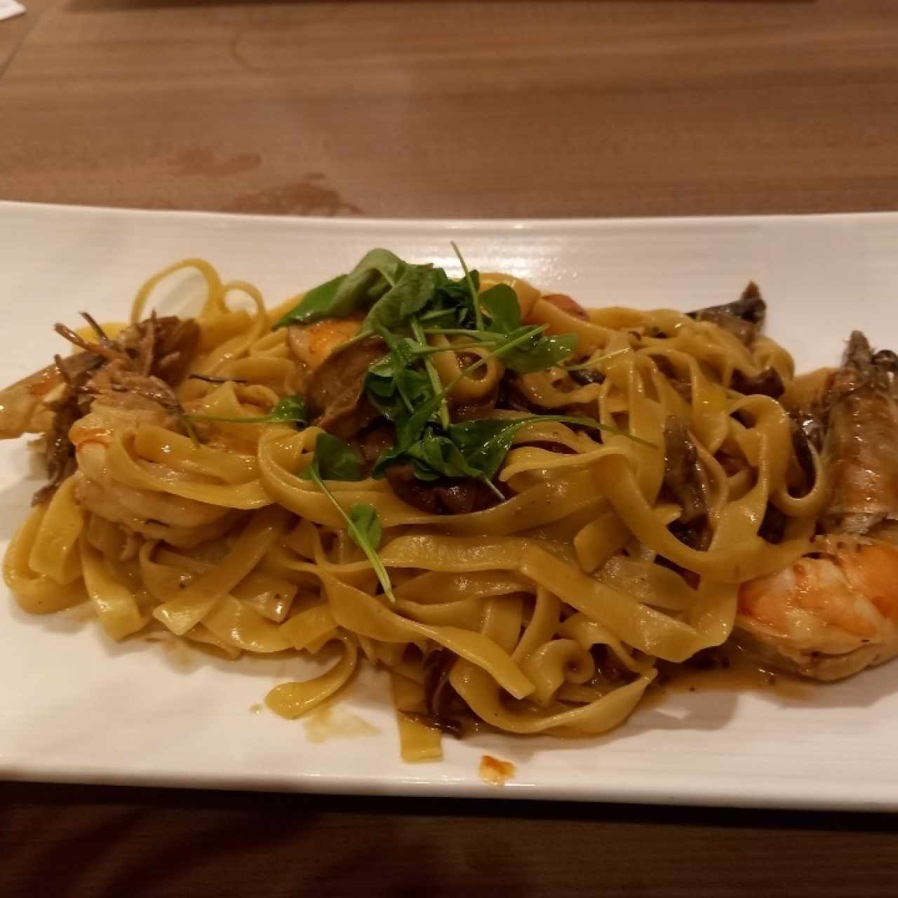 Pasta con Hongos porcini y langostinos