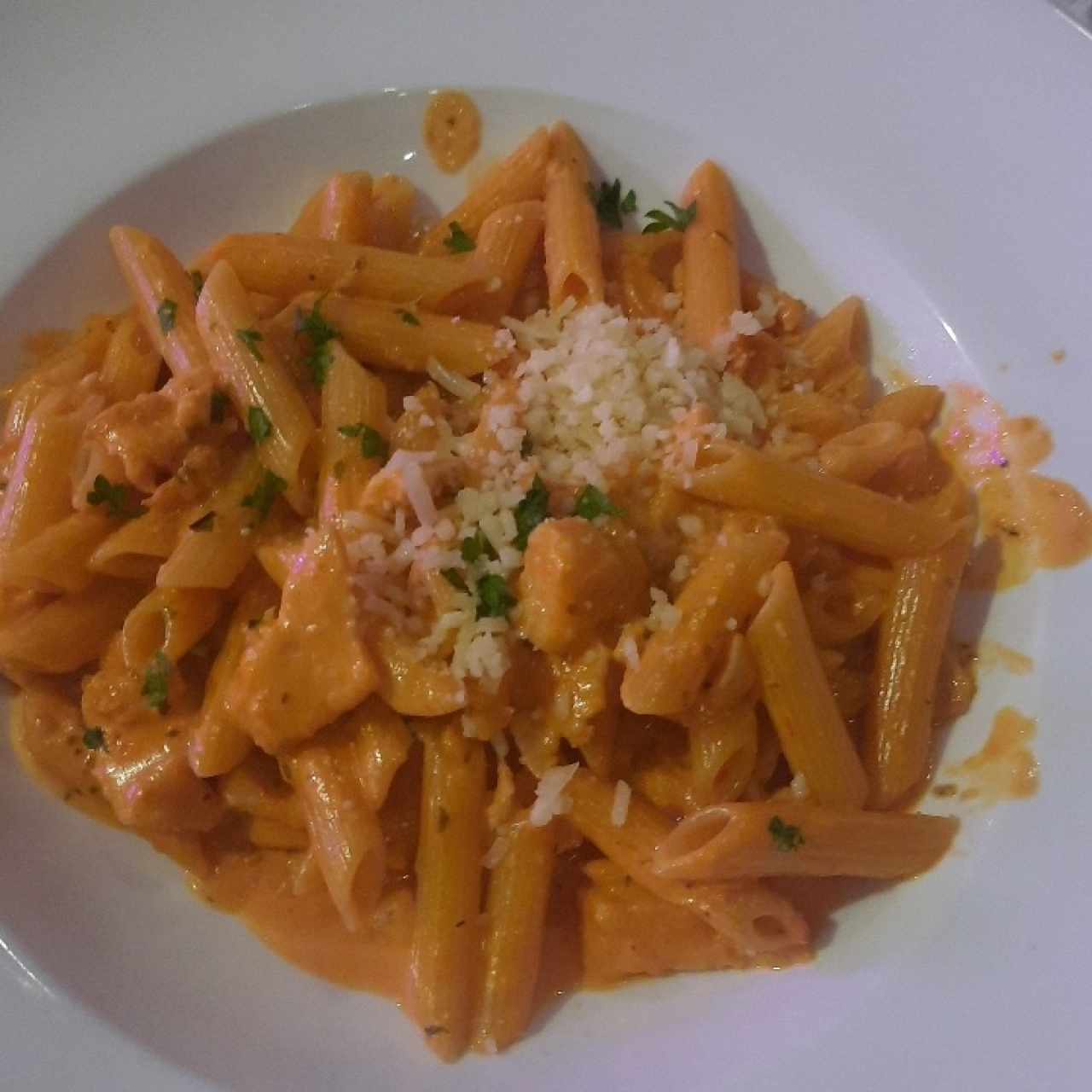 Penne con salmon al vodka