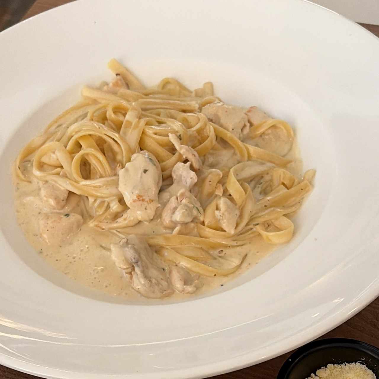 Fetuccine alfredo con pollo