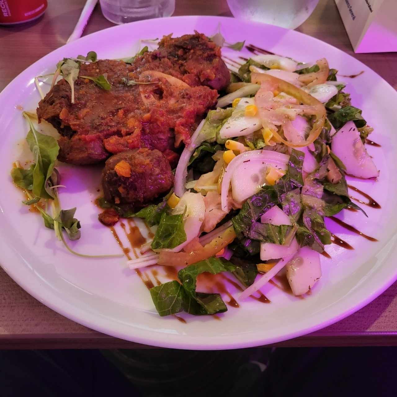 Ossobuco al horno con Ensalada mixta
