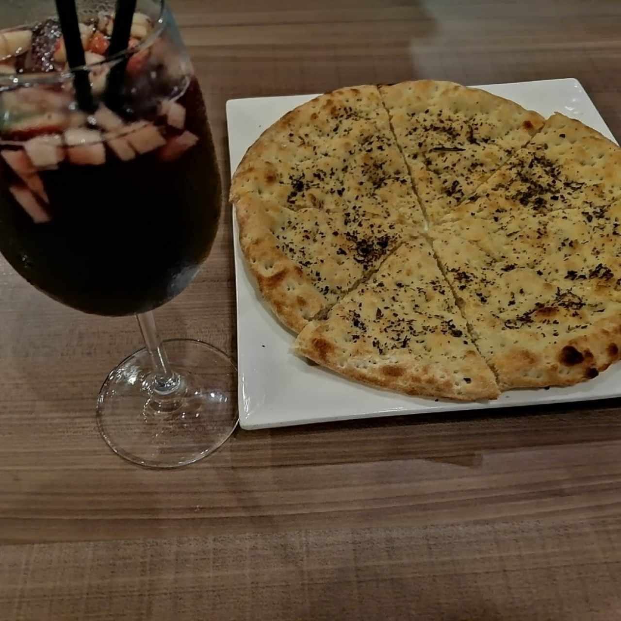 Focacia y sangría 