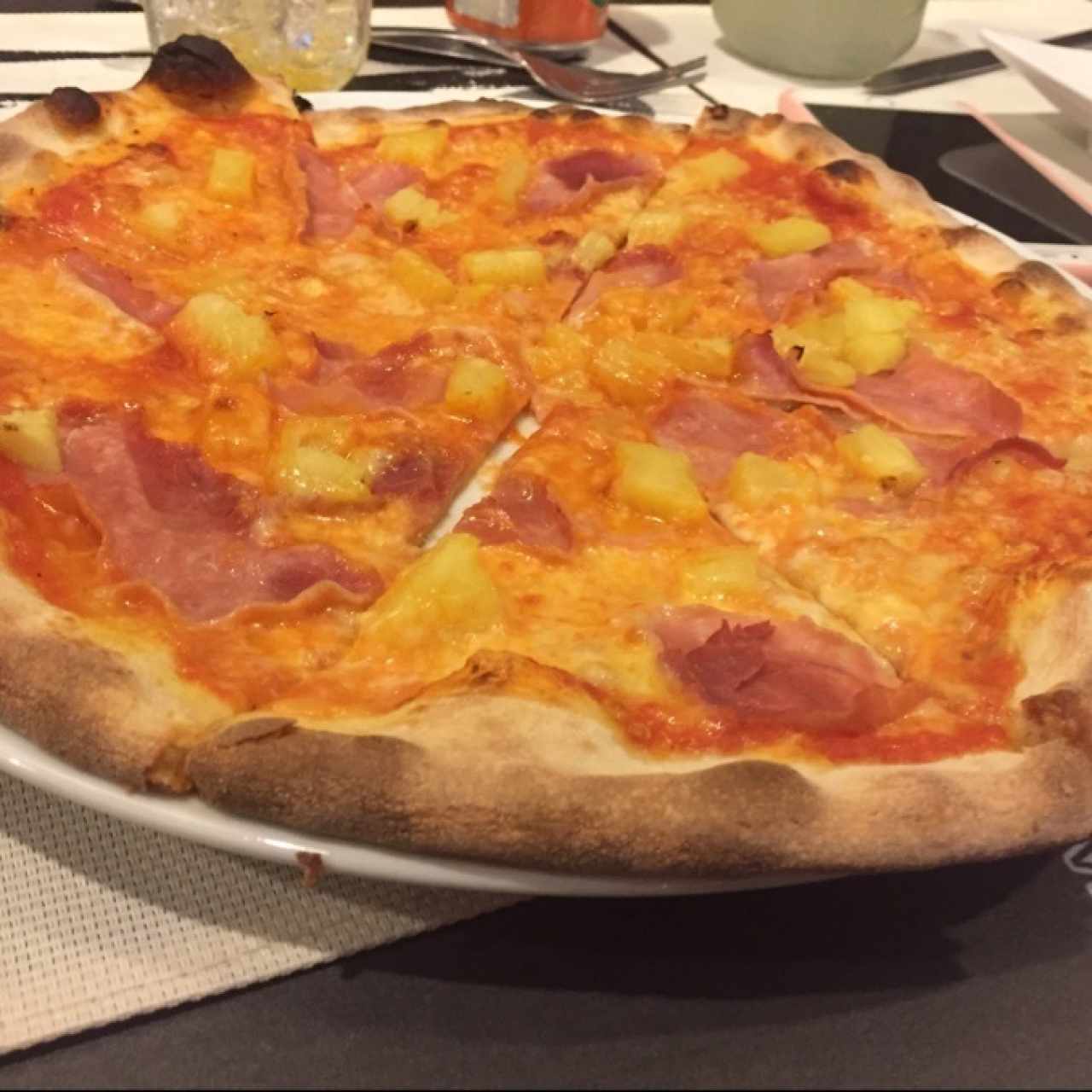 Pizzas Clásicas - Hawaiiana