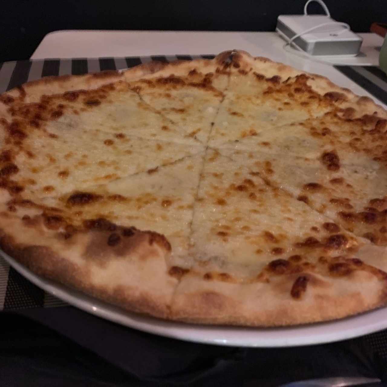 Pizzas Clásicas - Quattro formaggi