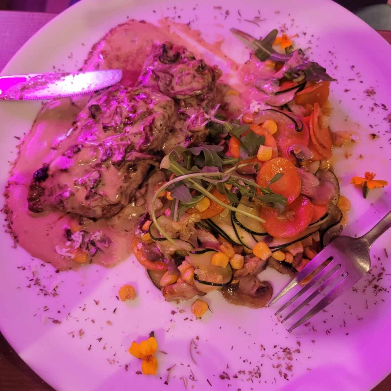 Filetto di Manzo ai Funghi Porcini e Tartufo