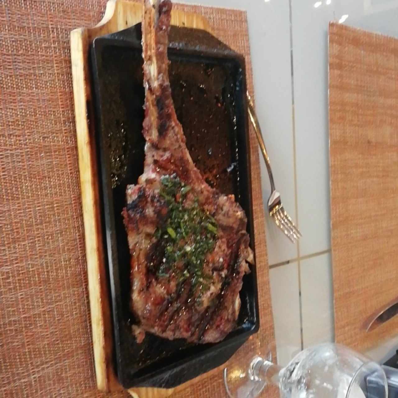 TOMAHAWK