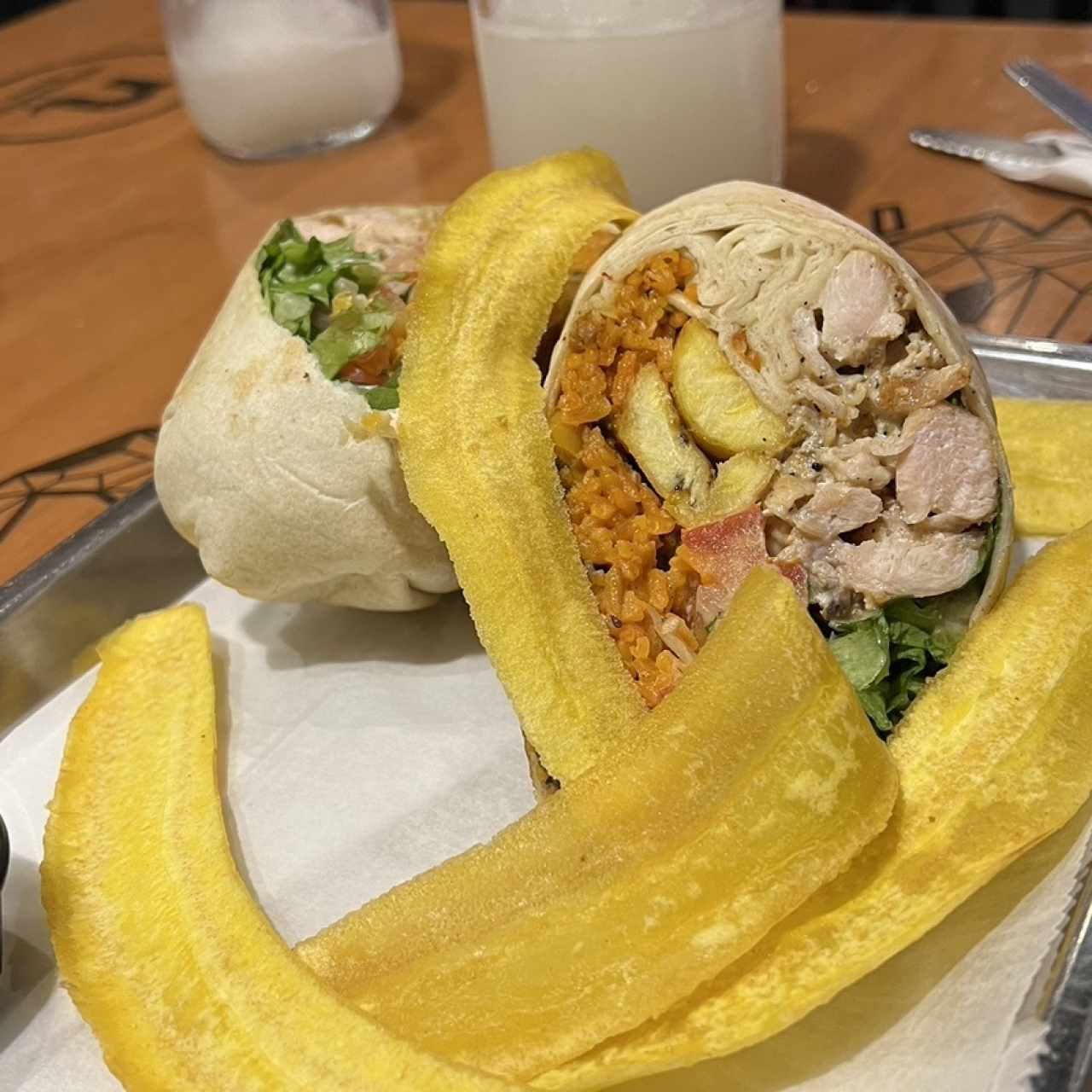 Especiales - Burritos Chicken Tzatziki