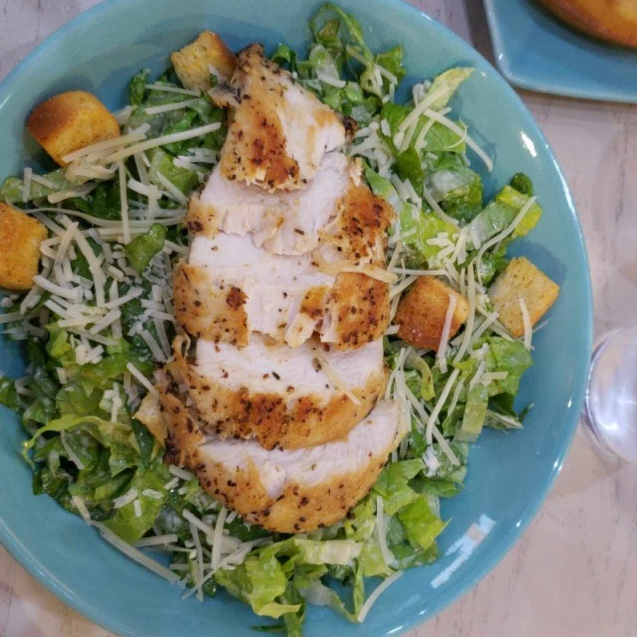 Ensalada Cesar con pollo