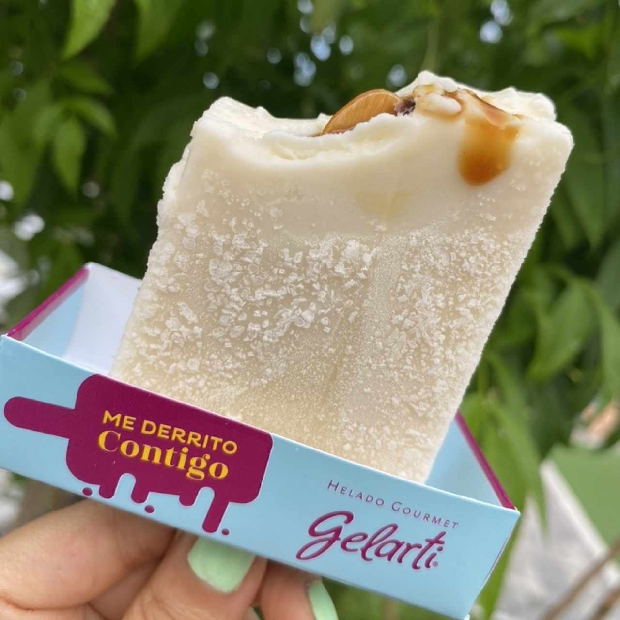 Paleta de Coco rellena con miel de Caña