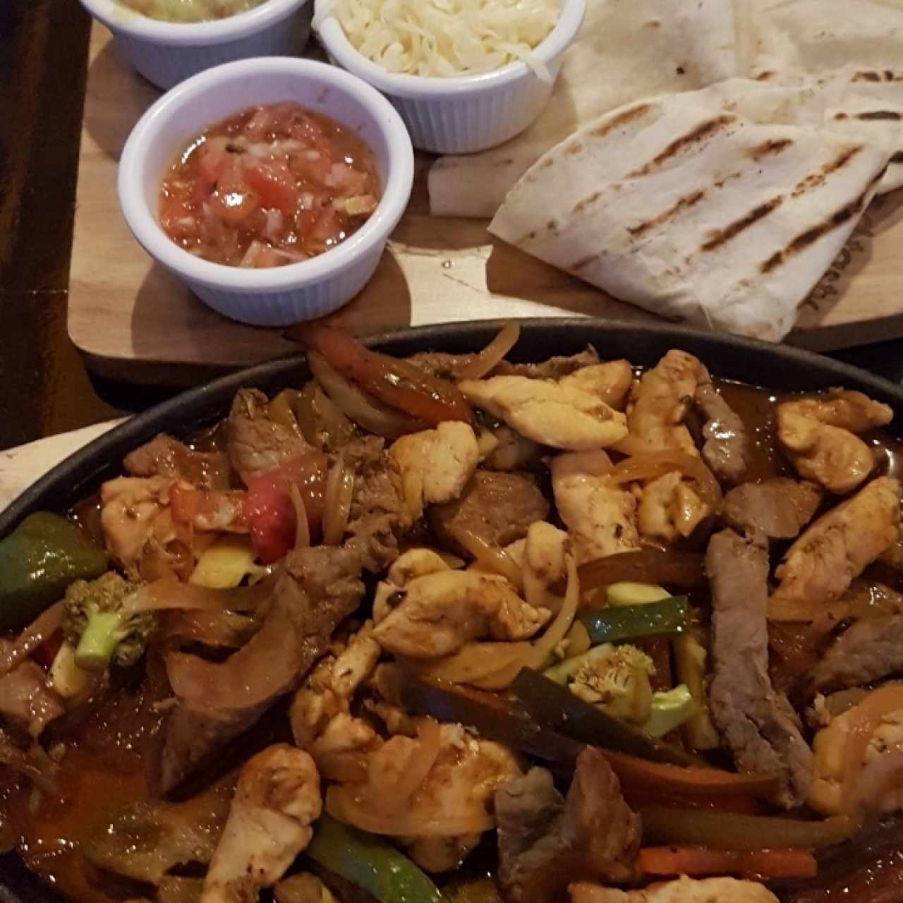 Platos Fuertes - Fajitas (2 Personas) Mixta