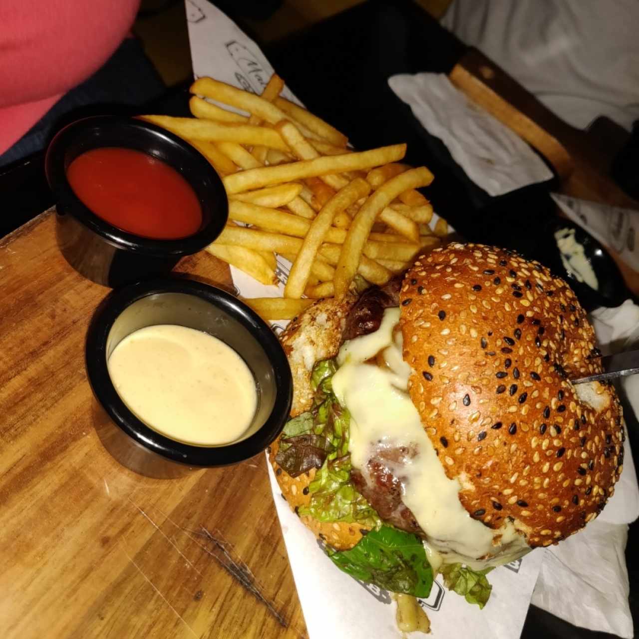 Platos Fuertes - Hamburguesa Malasaña (1/2L)