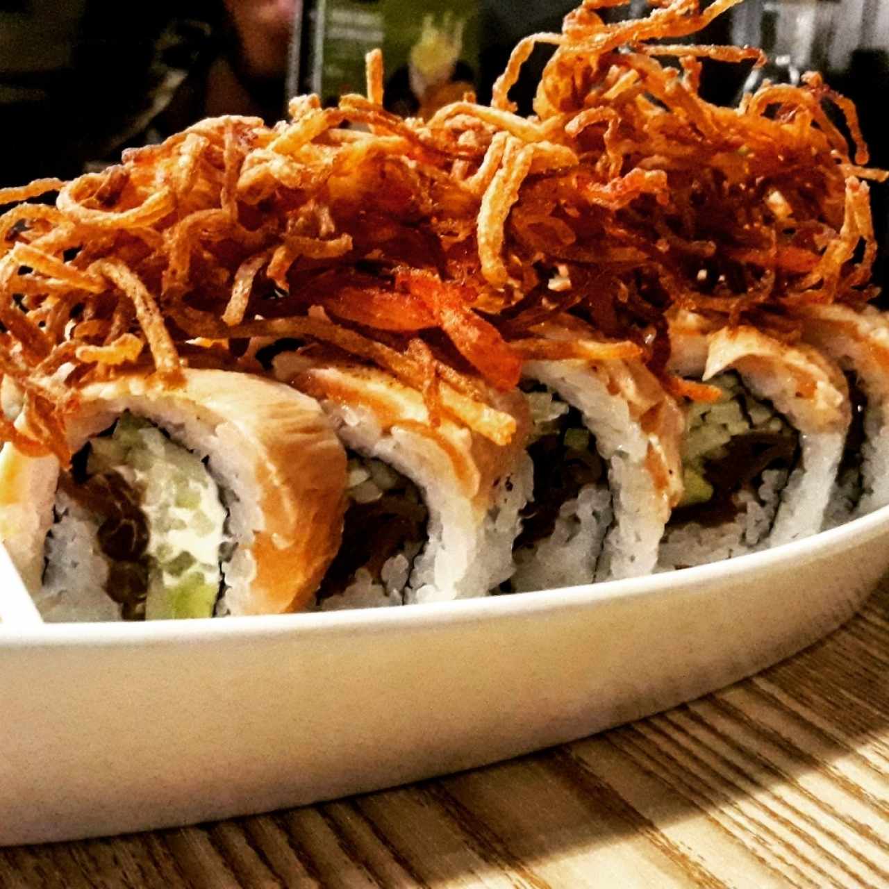 Roll de salmón ahumado