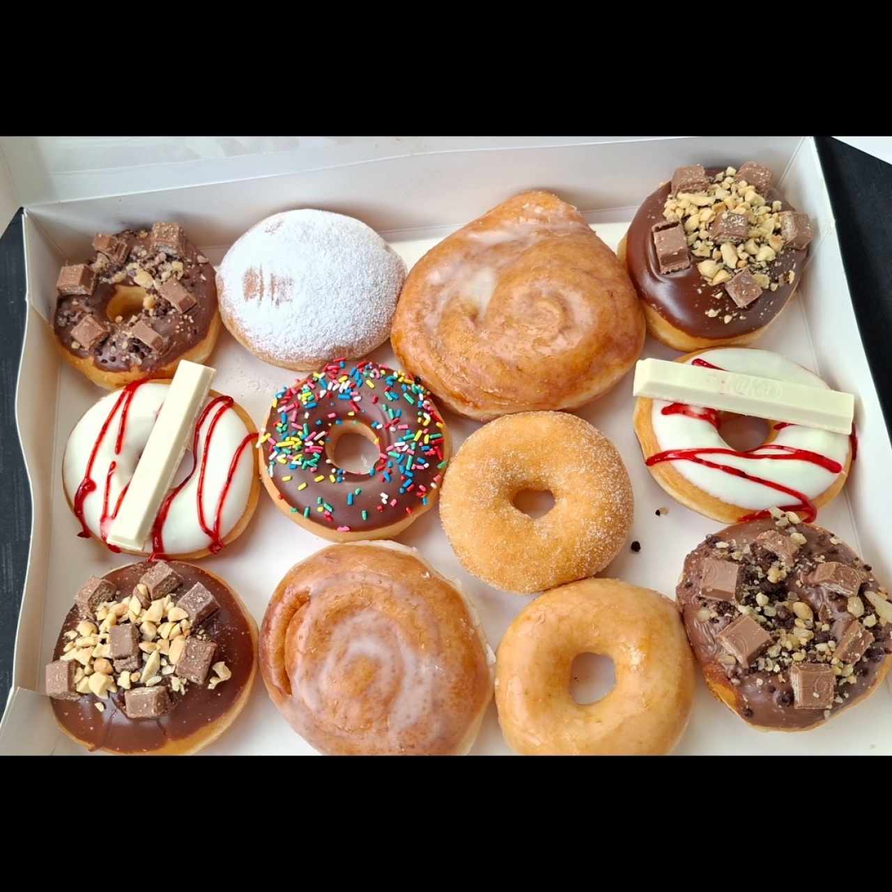donuts variados - kitkat, azucarada, glaceada, rellena y otras