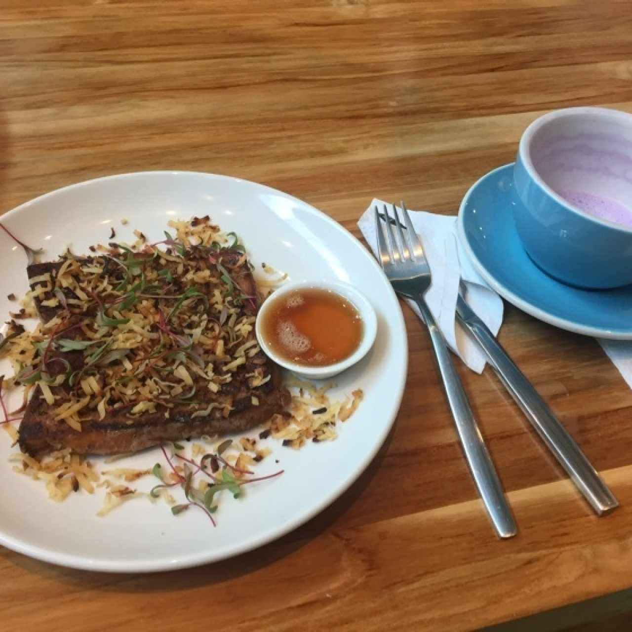 tostadas caribeñas de coco y taro latte
