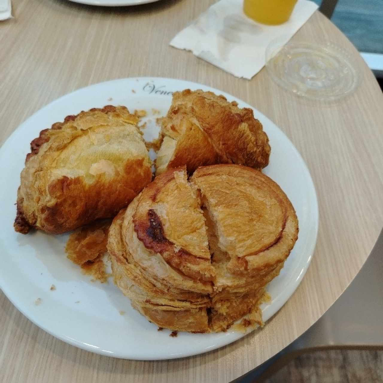 Pastelitos de carne y de pollo 