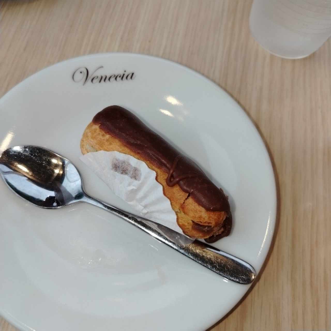 Eclair chocolate 