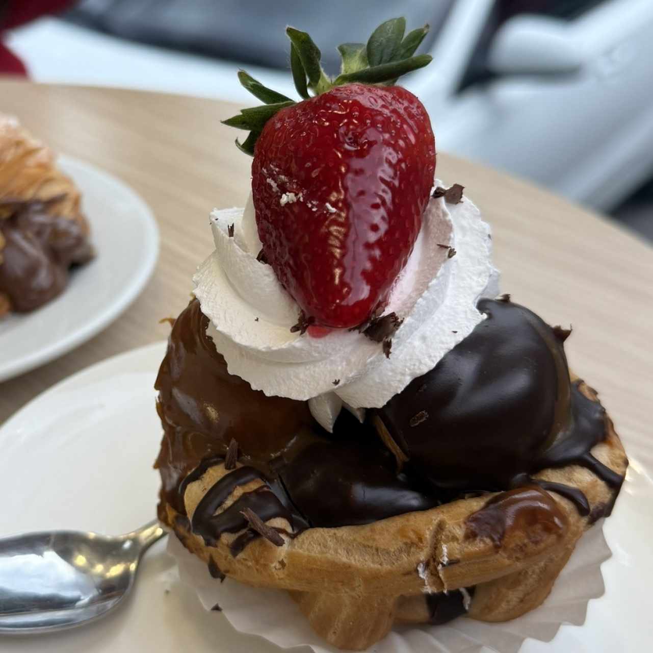Cesta de profiteroles 