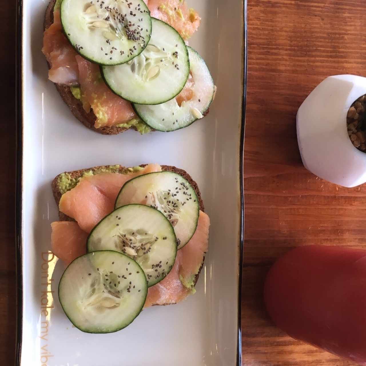 SALTY - Tostadas con Salmón