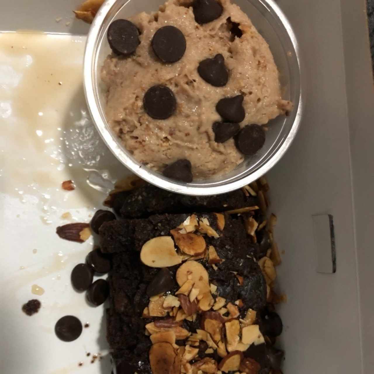 Vegan brownie , banana ice cream!! 