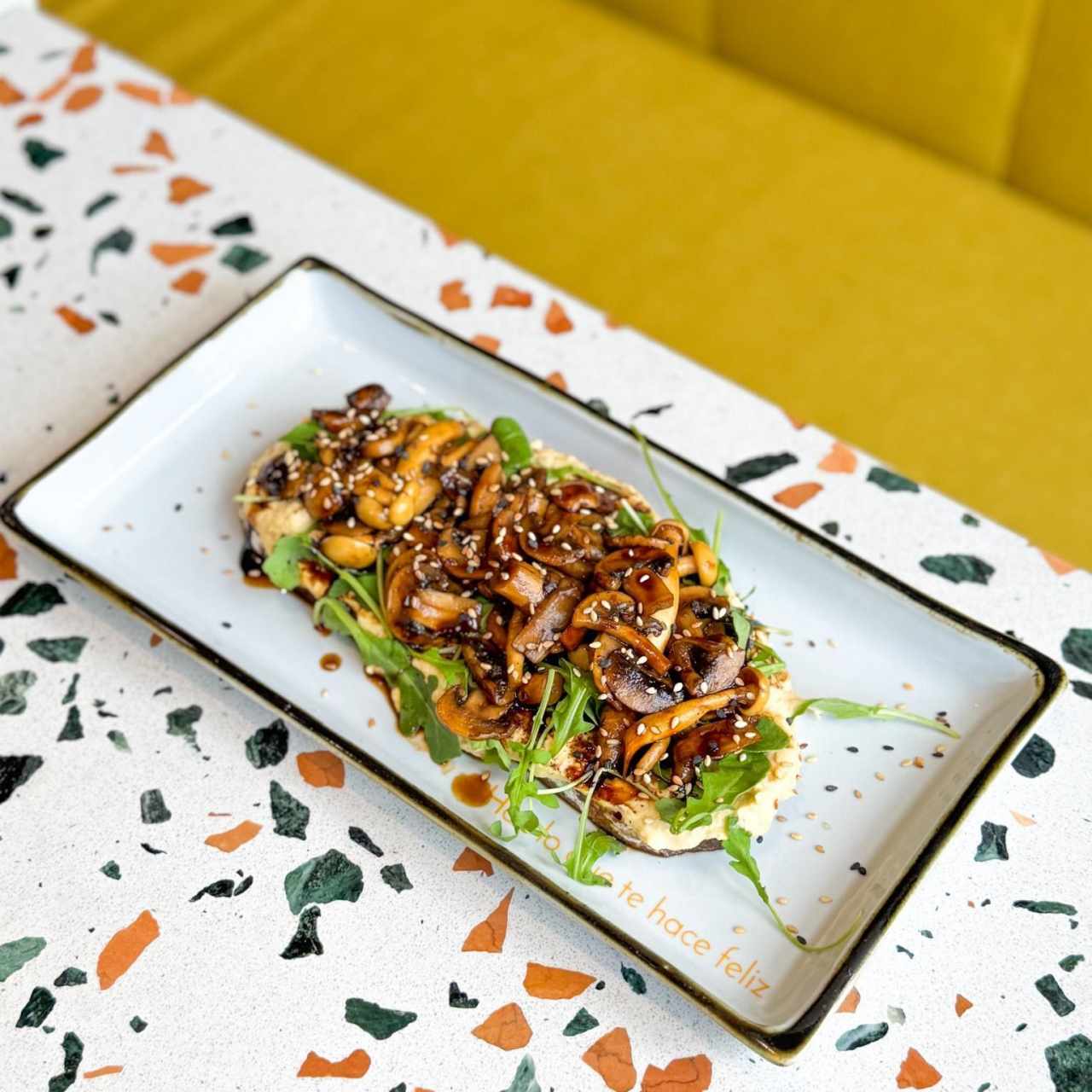 Tostada de hongos