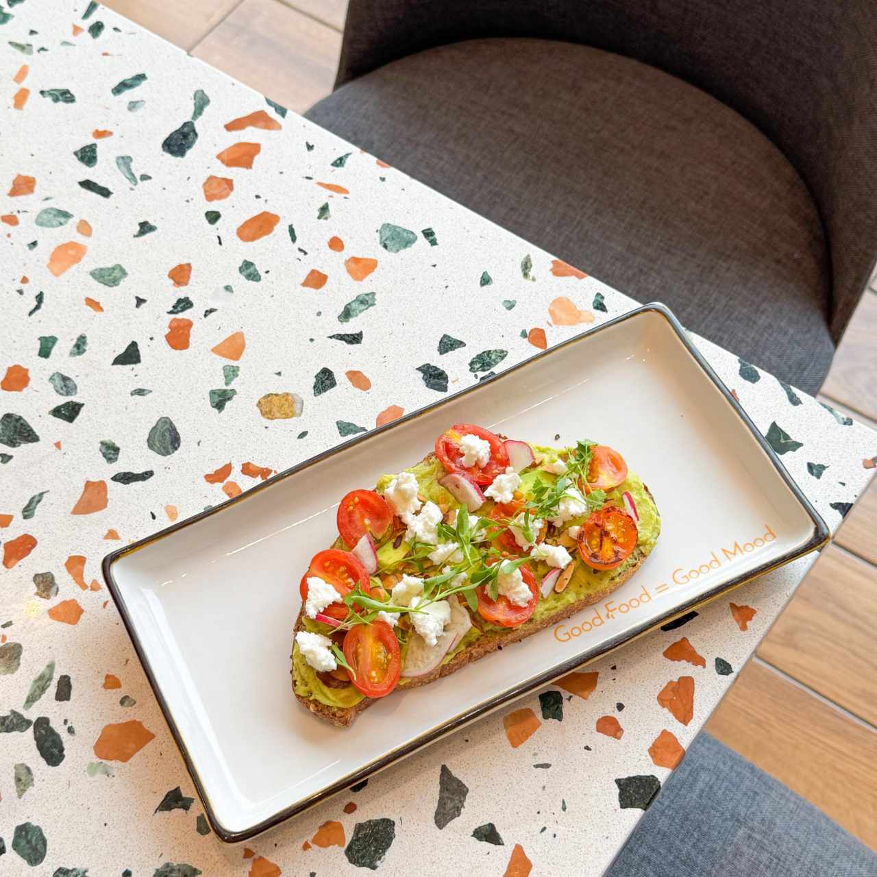 Tostada de aguacate