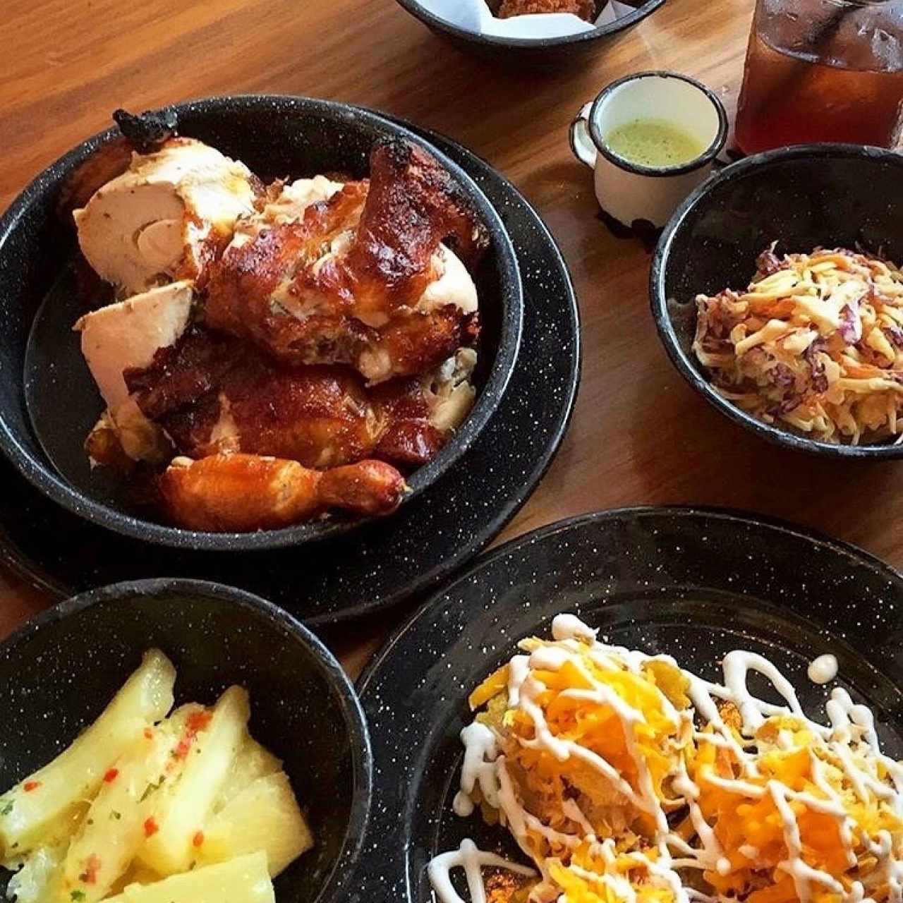 Pollo, patacon chicken box y yuca hervida con mojo!