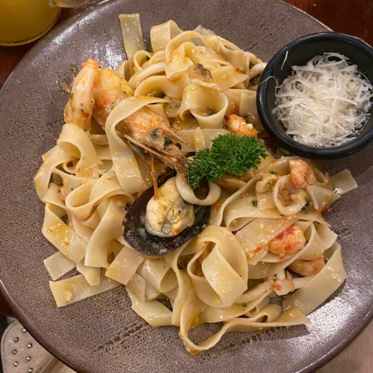 Pasta con mariscos al oleo 