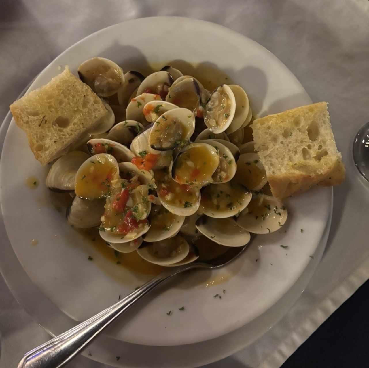Almejas al Ajillo