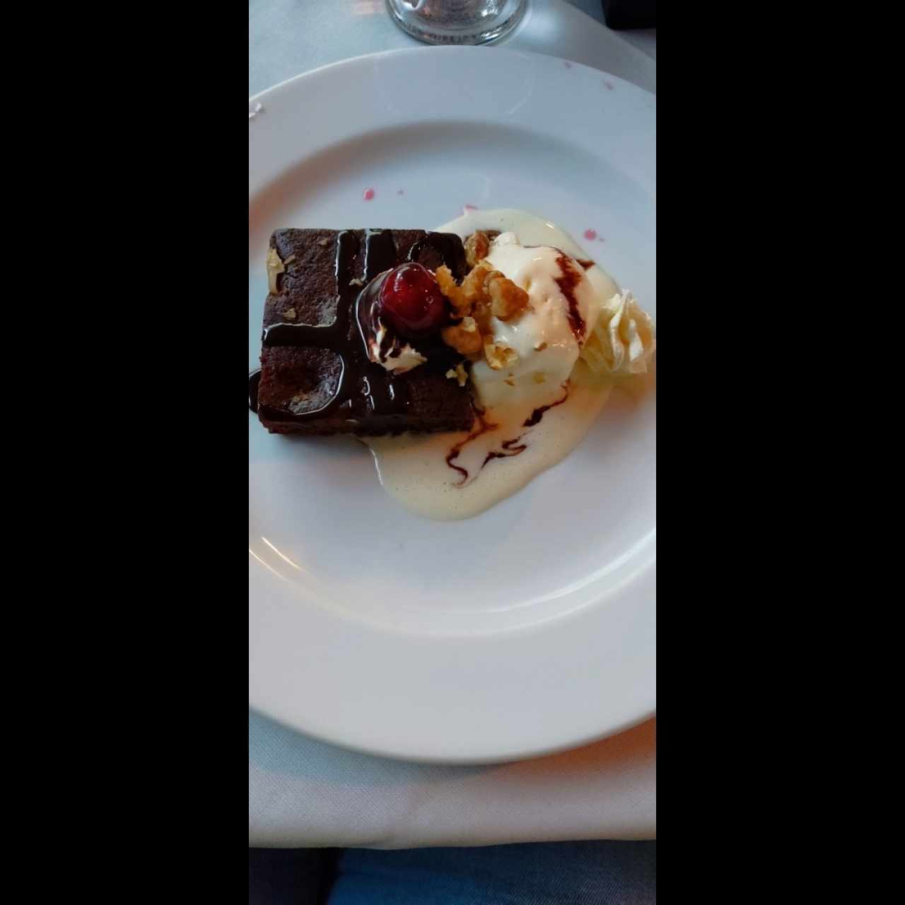 Postres - Brownie con helado