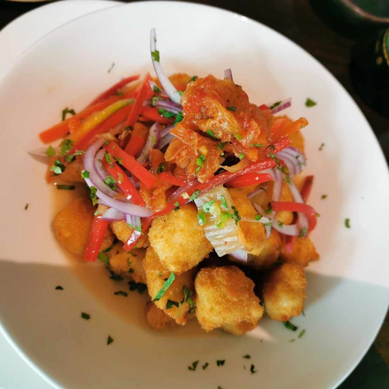 Ceviche de corvina frita 