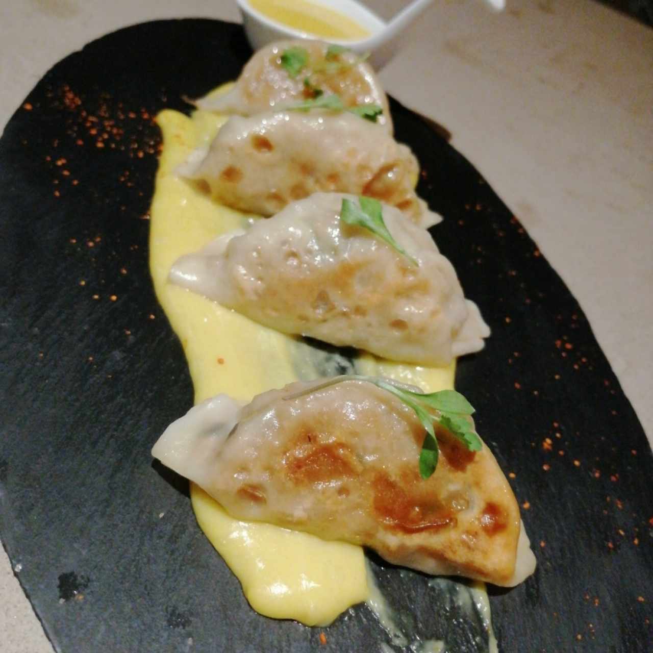 GYOZAS DE PATO CONFITADO