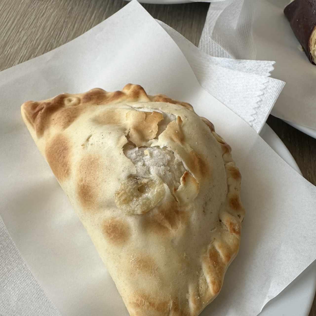 PASTELERÍA SALADA - Empanada 4 quesos