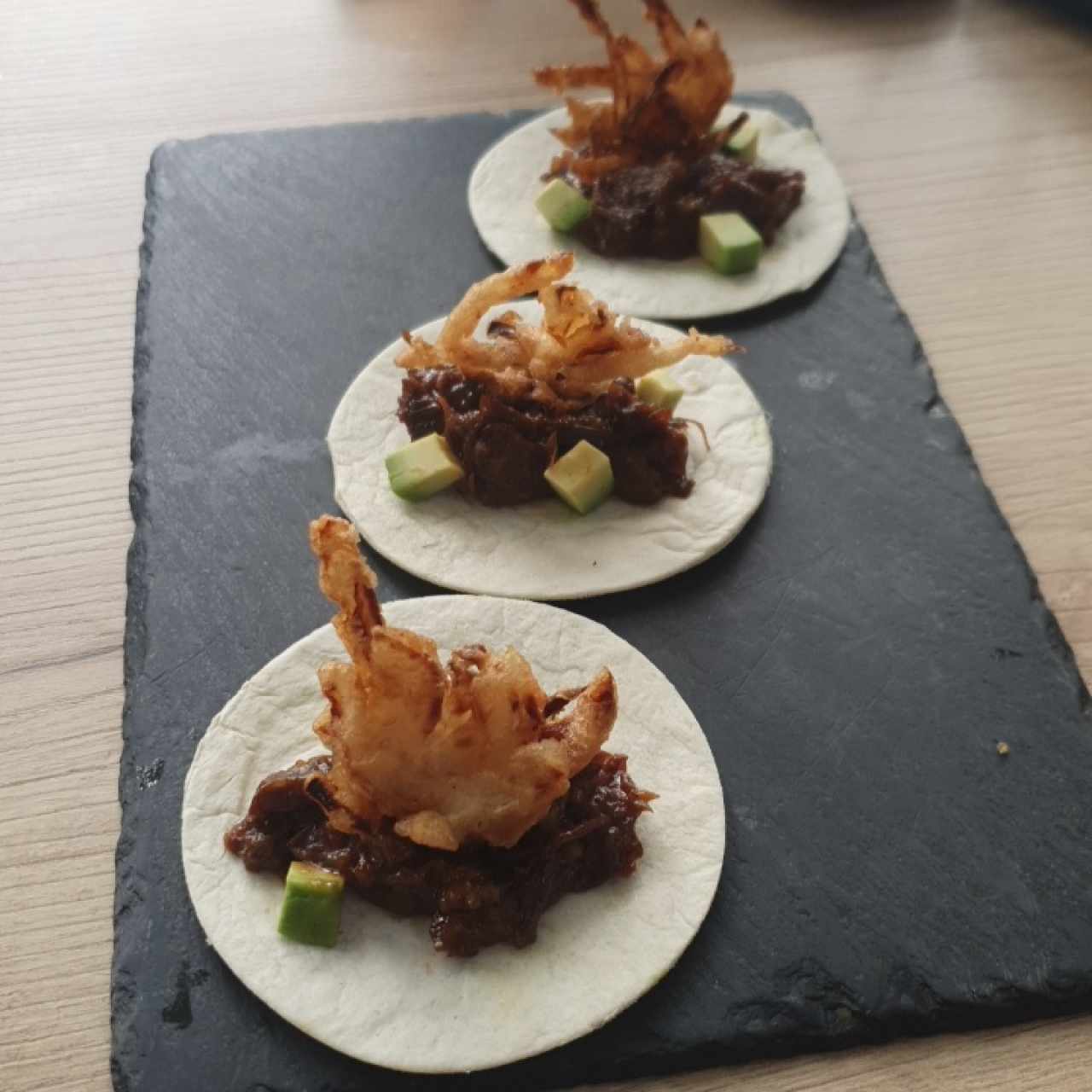 ENTRADAS CALIENTES - SHORT RIB TACOS