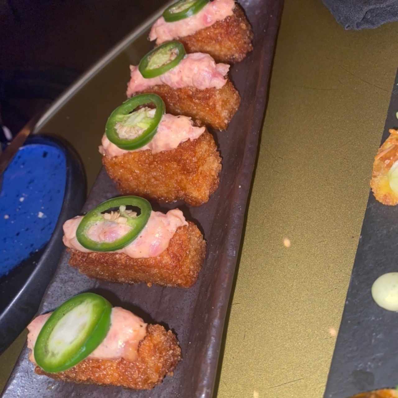 ENTRADAS CALIENTES - TUNA CRISPY RICE