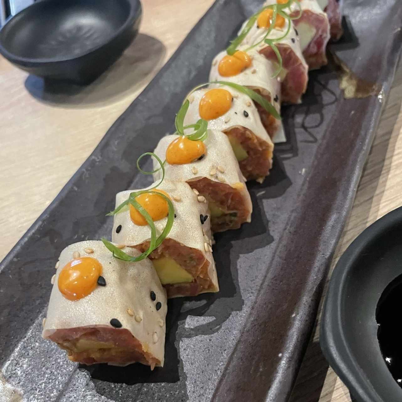 SPICY TUNA & AVOCADO