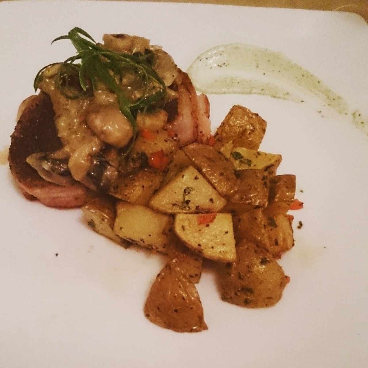 filete mignon con papas salteadas 