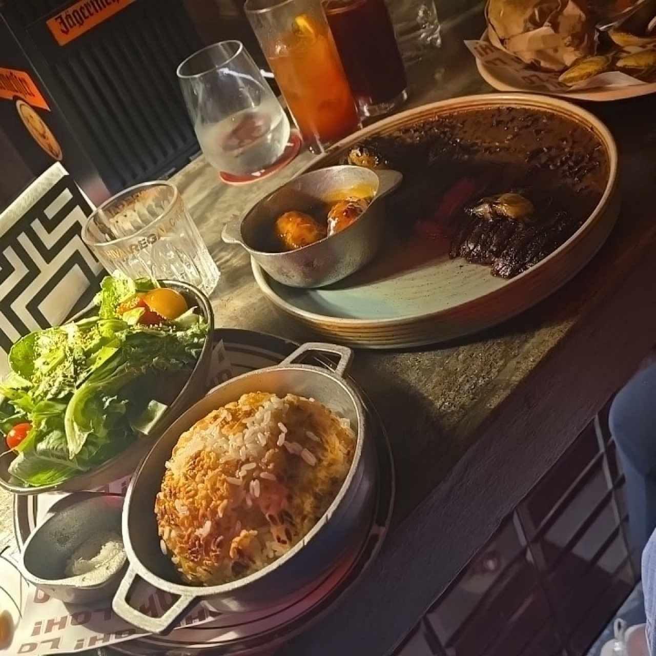 A.P.C. (arroz, poroto y carne)