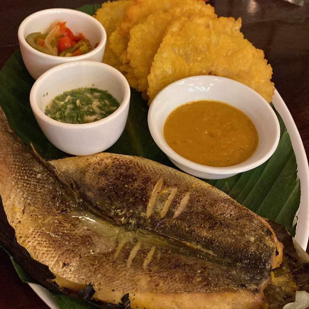 Corvina al bijao