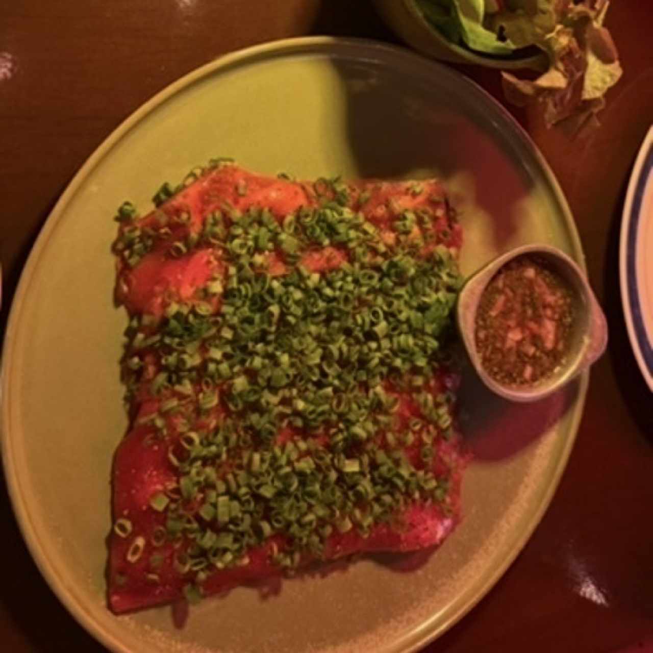Yuca Tostada con Carpaccio de Atun