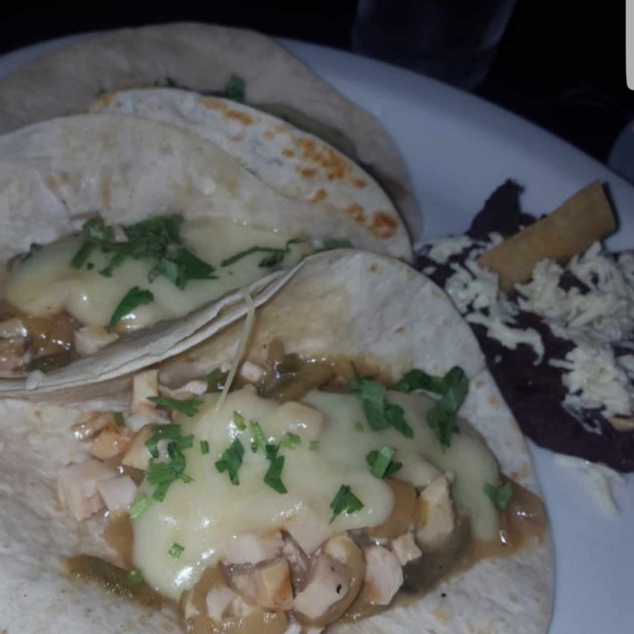 tacos de pollo con tortilla de harina