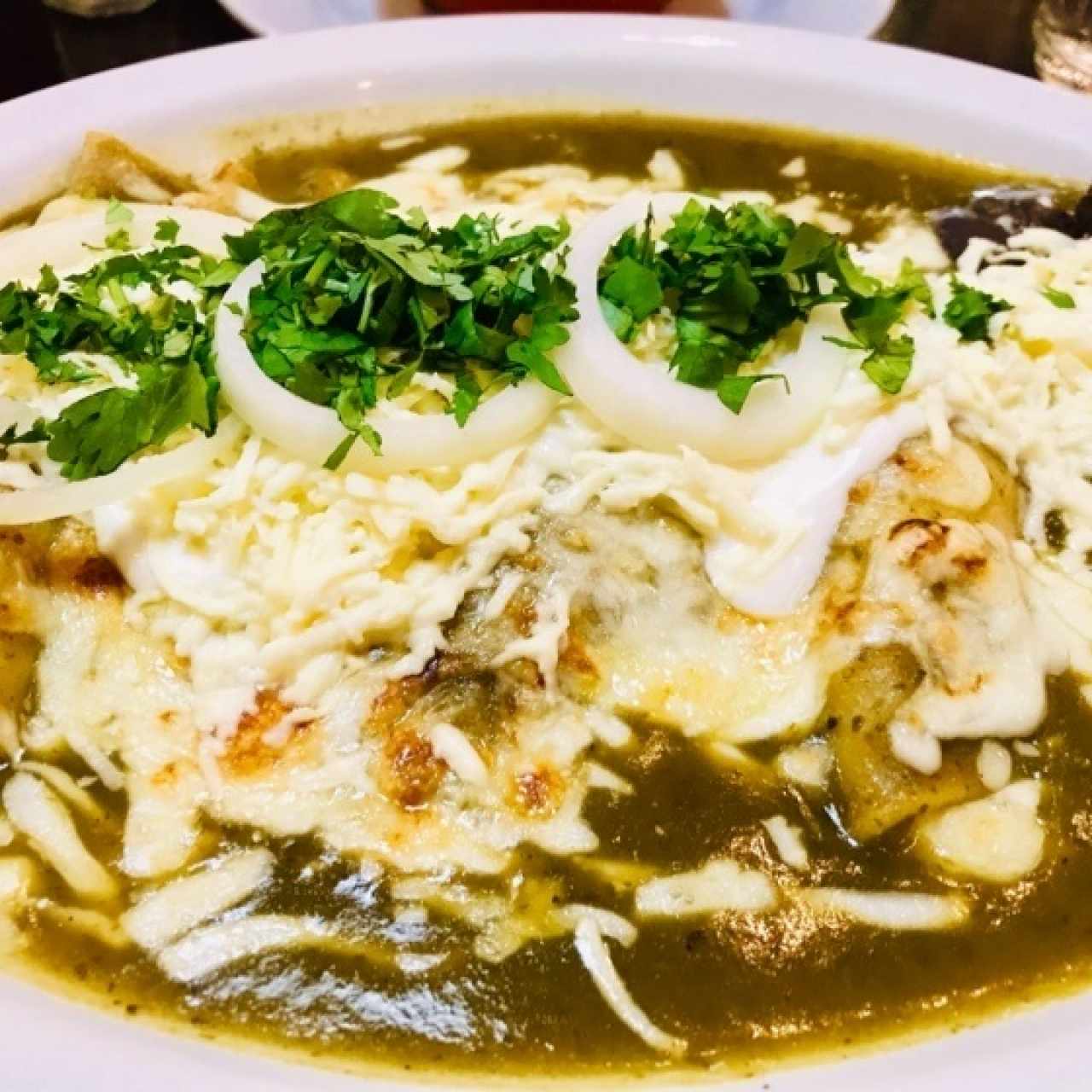 Enchiladas con salsa verde