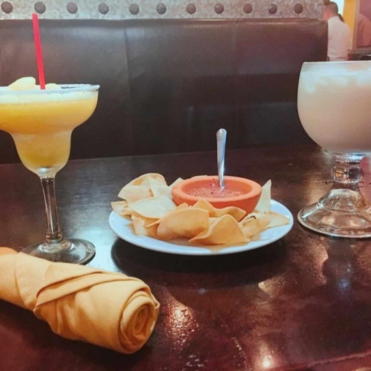 Nachos, Cortesía de la casa!