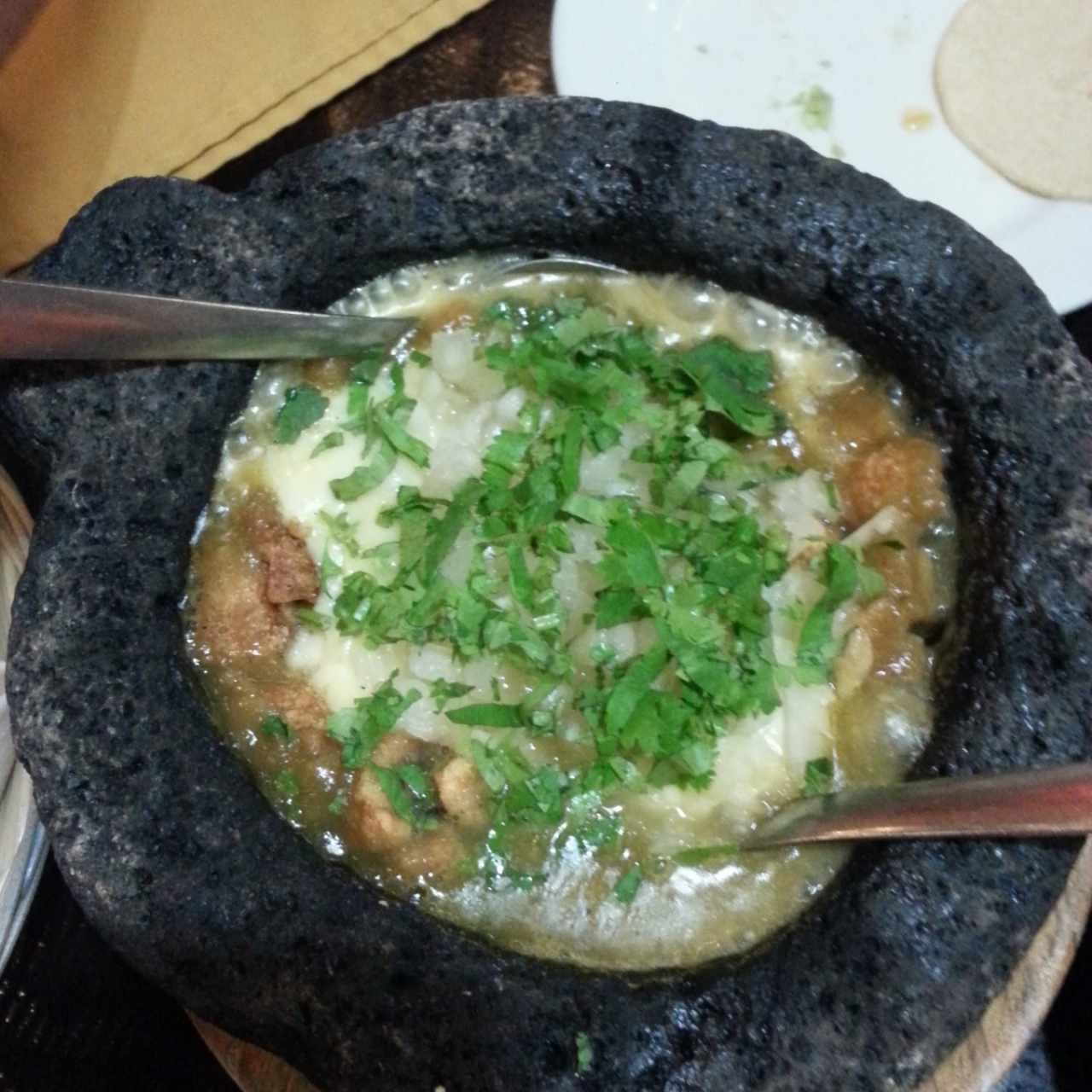 queso fundido con chichrron 
