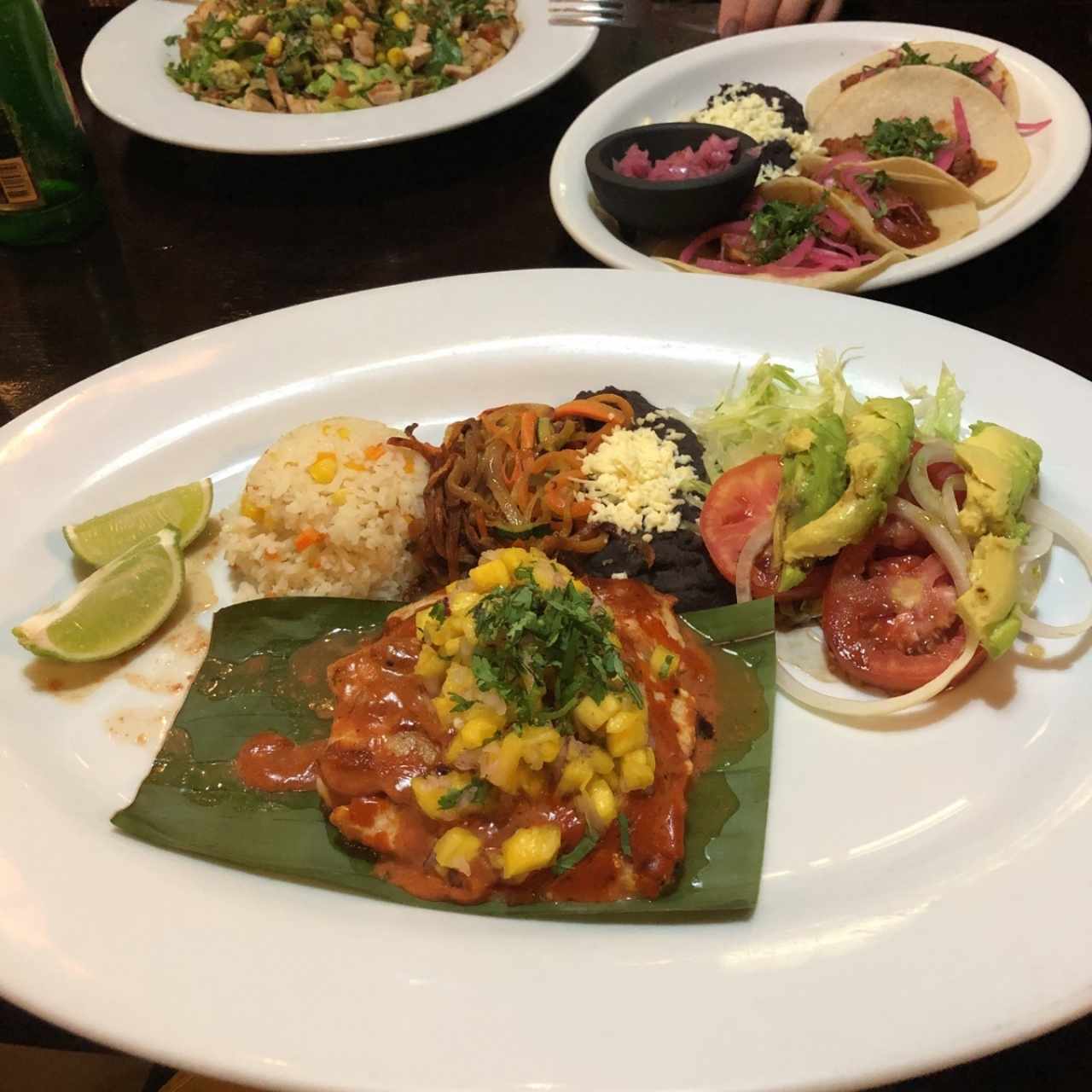 corvina a la Talla y Tacos cochinita