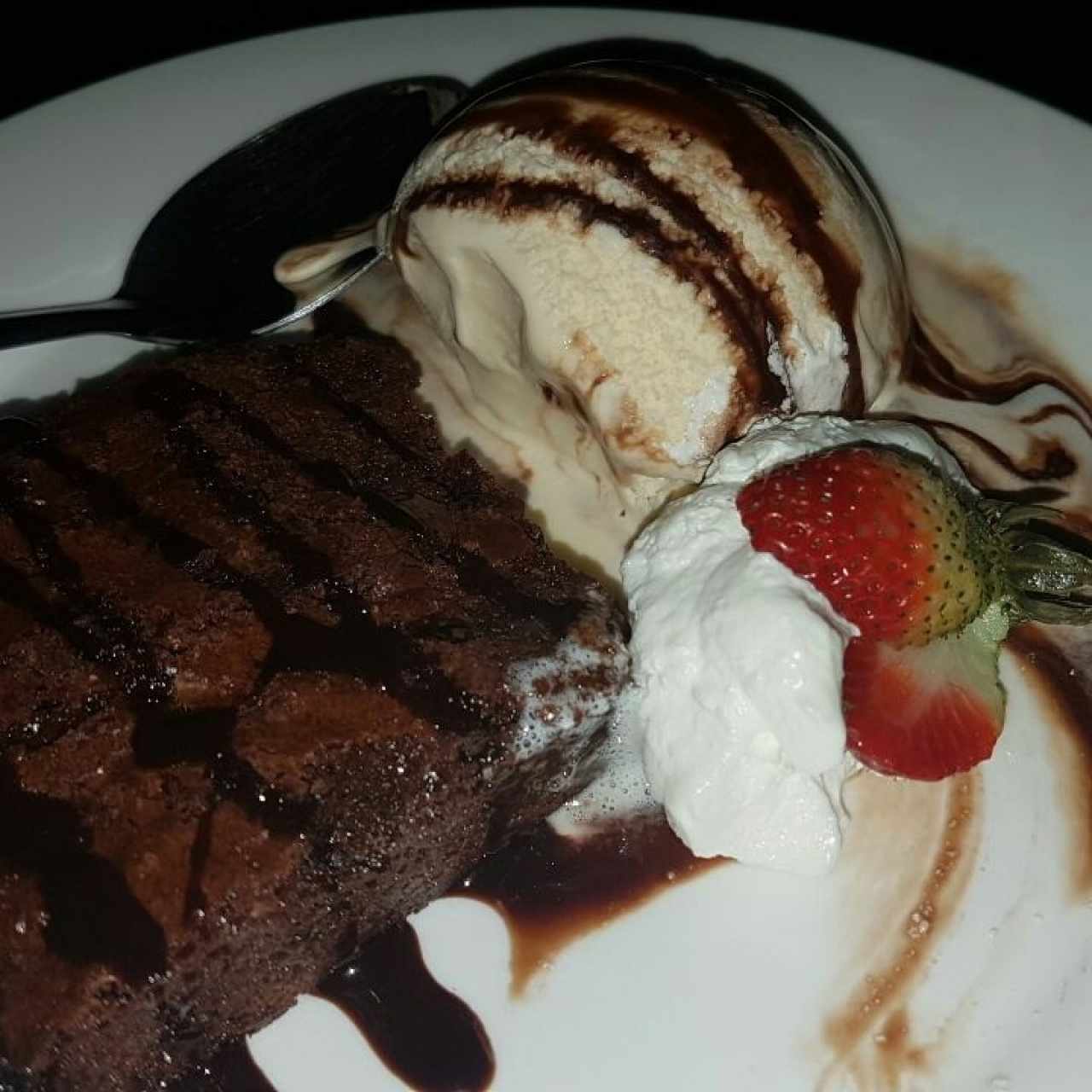 Brownie con helado